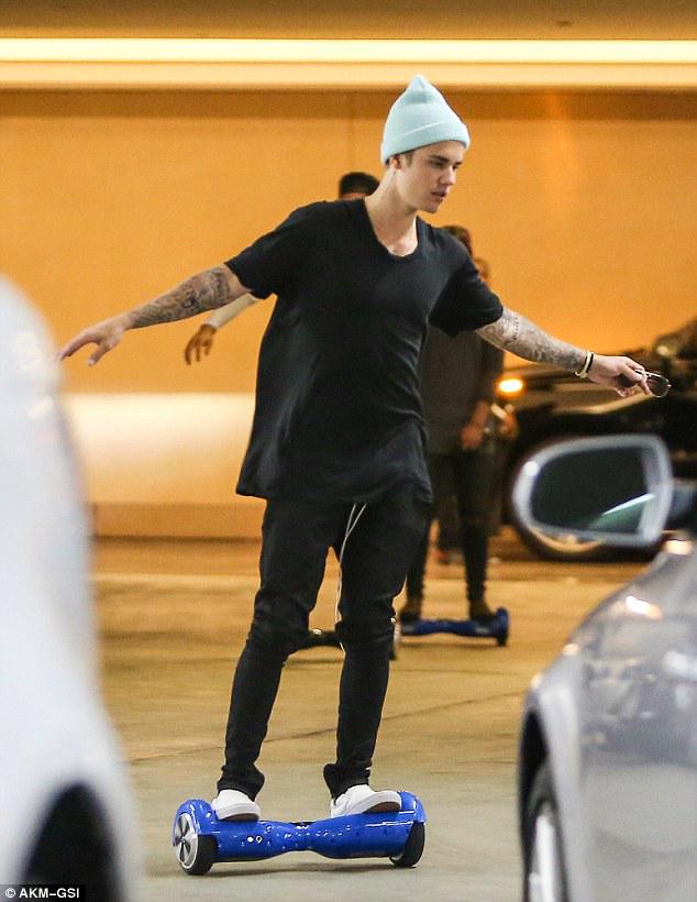 wheelboarduk's tweet photo. Justin Bieber has been spotted on his Wheelboard recently! #JustinBieber #Wheelboard  #SelfBalancingScooter http://t.co/hY0qUNuVJ8