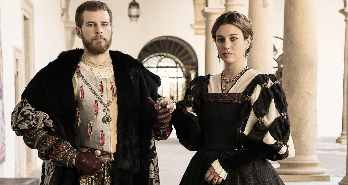 historiascorte's tweet photo. Carlos V (@alvarocervan ) e Isabel de Portugal (@blancasuarezweb ) en @carlosrey_tve http://t.co/5j6en6cWrg