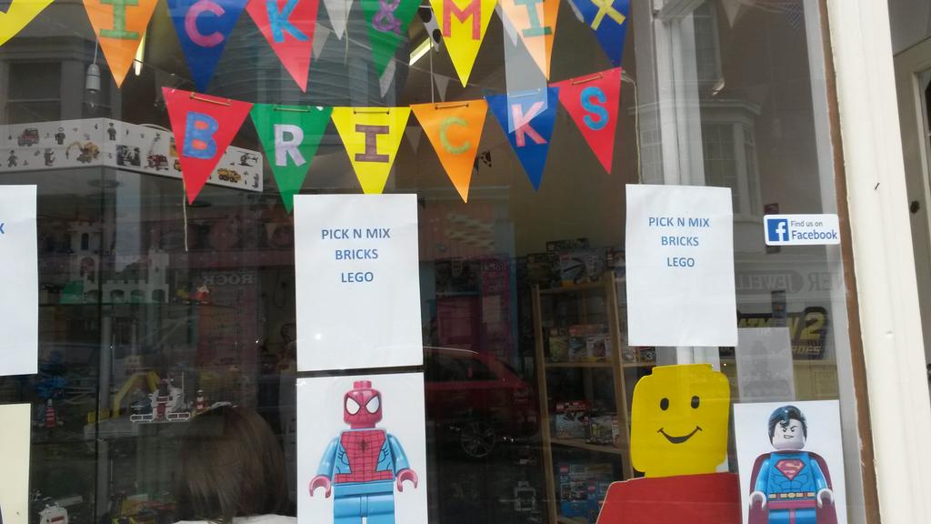 Fab wee shop in Eastborough. .never be short of a br I ck again!#Lego #Star Wars