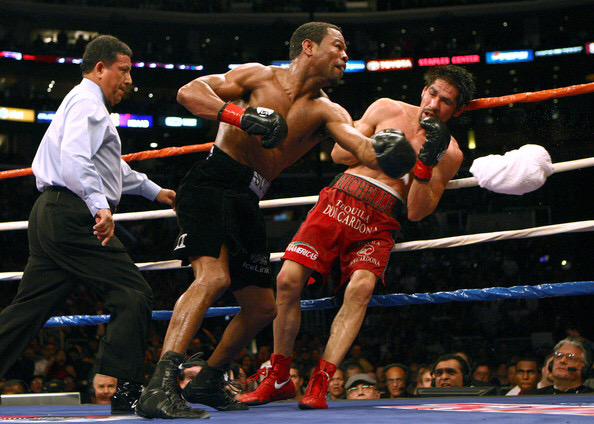 Happy birthday to 3-weight world champion & former P4P number 1, the great \Sugar\ Shane Mosley! 