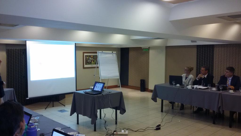 Felices trabajando con la Industria Manufacturera europea #Fefac reconociendo la #AgriculturaCertificada <a href="/aapresid/">Aapresid</a>