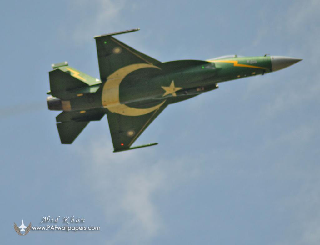 mavraAlamgir's tweet photo. In fizaaon sæy aagæy hm ko jana hæ kahen #ImtiyazBhatti #MMAlam #YounusHassan #PafDay #7Sept1965 #Pakistan #Shaheen http://t.co/sxAKH5Uxh2