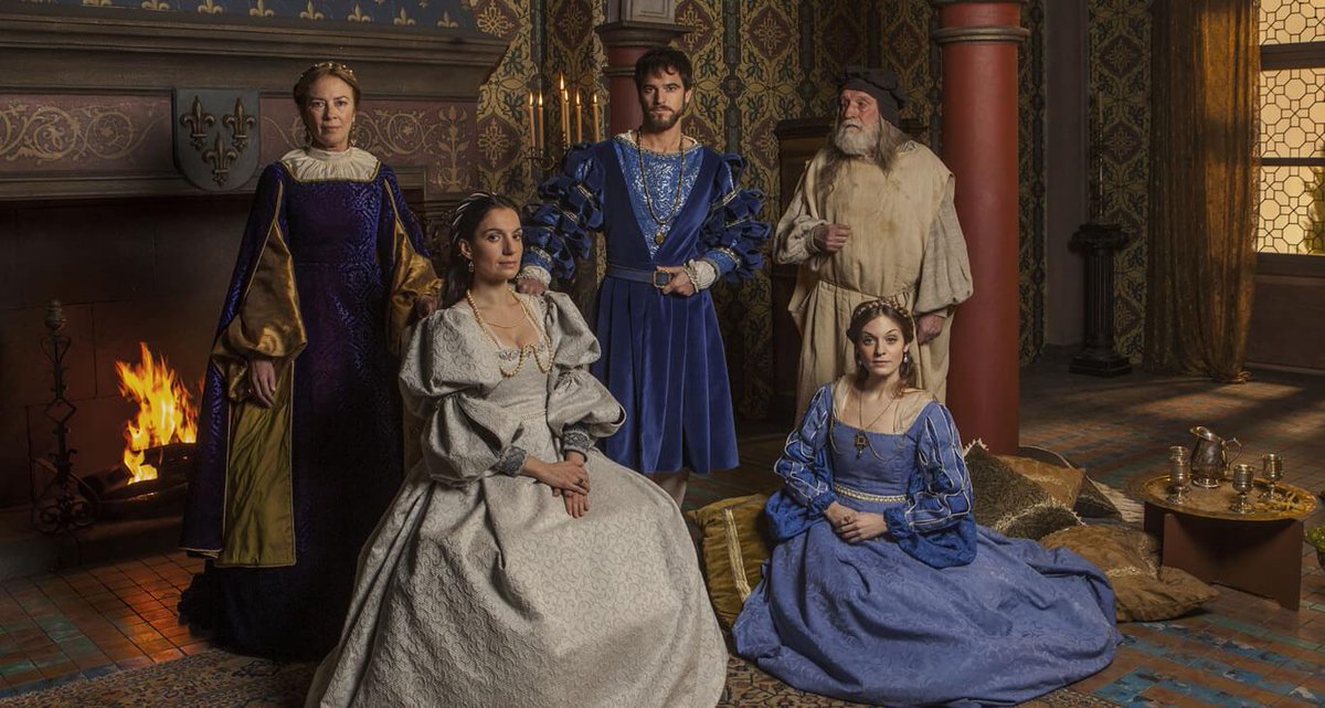 historiascorte's tweet photo. La Corte francesa en @carlosrey_tve http://t.co/fbyRkpkKxU