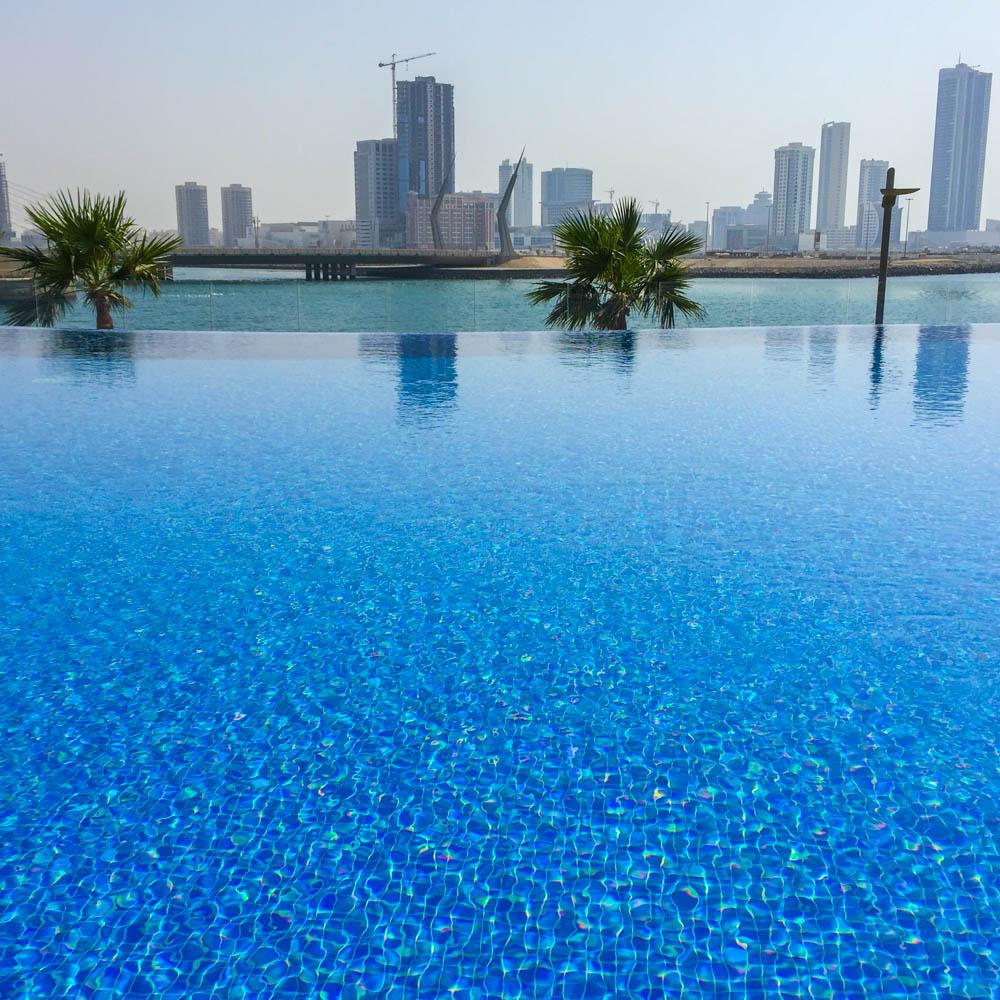 LeReefBahrain's tweet photo. One fine afternoon in the pool. #lereef #bahrain #luxuryapartment http://t.co/GYgSk6rP2z http://t.co/hZqN3qnP2H