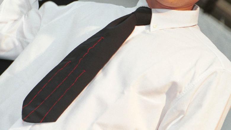 BBCRadio4's tweet photo. 👔 Are you wearing a tie? If so why? Find out what a tie really means: http://t.co/B1mHyaIaHj http://t.co/vBVNfGK84z