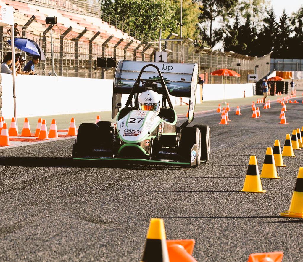 TeamBathRacing's tweet photo. Great pic of TBR15 at the endurance in Spain from our German colleagues at @Rennteam0711 @UniofBath #ReliabilityIsKey http://t.co/RgVjdc152m