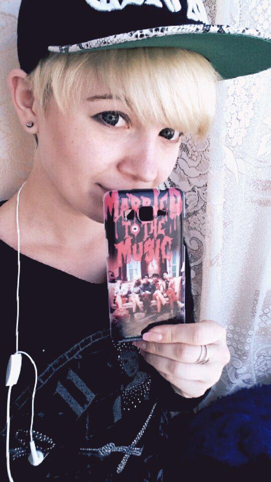 tania2850's tweet photo. #SHINee #marriedtothemusic #aliexpress #album #samsung #my #dgragon #love #Kpop #kpopidols #happyday http://t.co/xDsl6ZGjP0