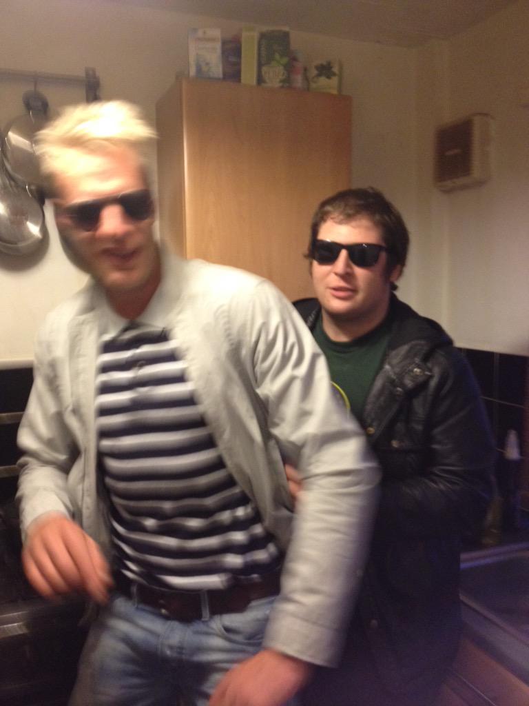 @Sharplin46 I don't know anyone who fits that description (R Gurrey)