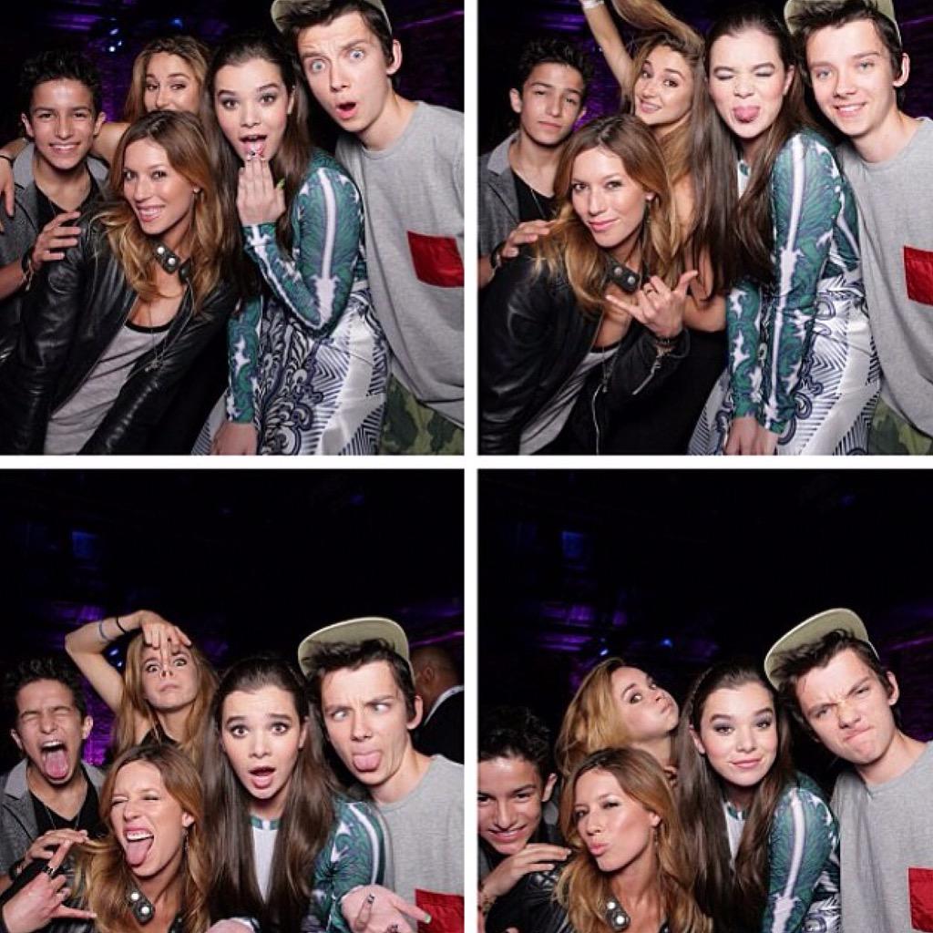 ShaileneArmy's tweet photo. Cuties. #throwback @HaileeSteinfeld @shailenewoodley #AsaButterfield http://t.co/9Iu7efZdDW