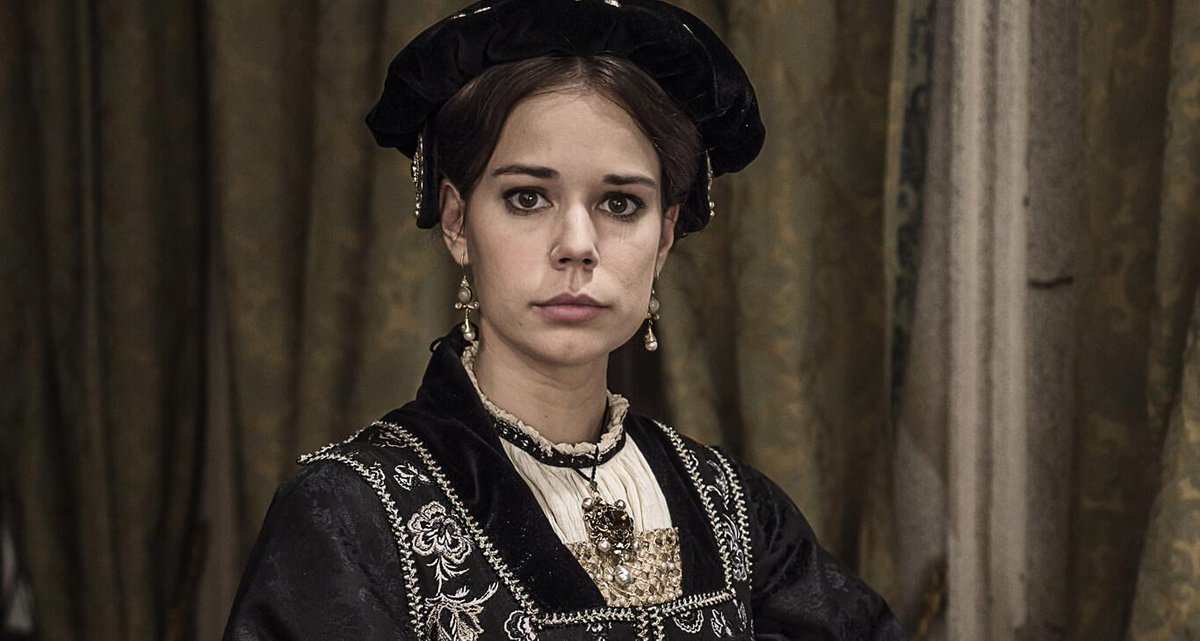 historiascorte's tweet photo. Y Flandes. Monica López es Margarita de Austria, @deLaiaCosta es María y @EricBalbas es Fernando: http://t.co/QhR3sw1A7J