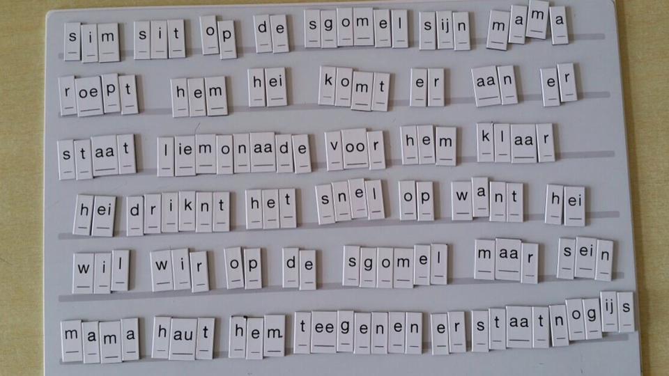 OBS_HetWoudhuis's tweet photo. Wauw, wat een harde werker vanmiddag in groep 3 met de magnetische letterdoos. #goedwerk http://t.co/PrPysFKRYA