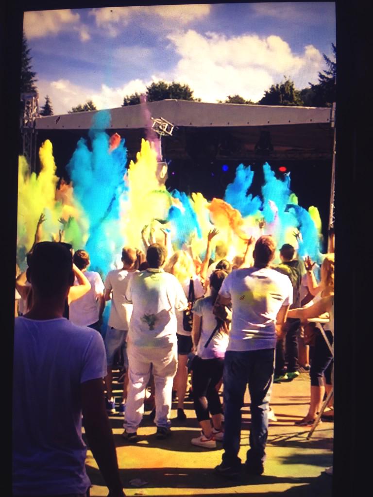 Maurer46's tweet photo. Coole Sache! :)
#farbgefühle ; #tanzpalastgranada ; #party ; #fun ; #fest http://t.co/p4B9qoTw4f