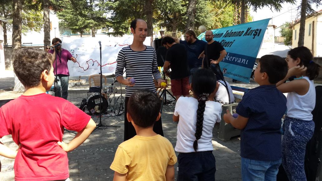 ucbesagackervan's tweet photo. #üçbeşağaçkervanı 
Amasya Merzifon'dayız.
#TermikSantraleHayır
@MercepPlatformu http://t.co/FWqP9wJezf