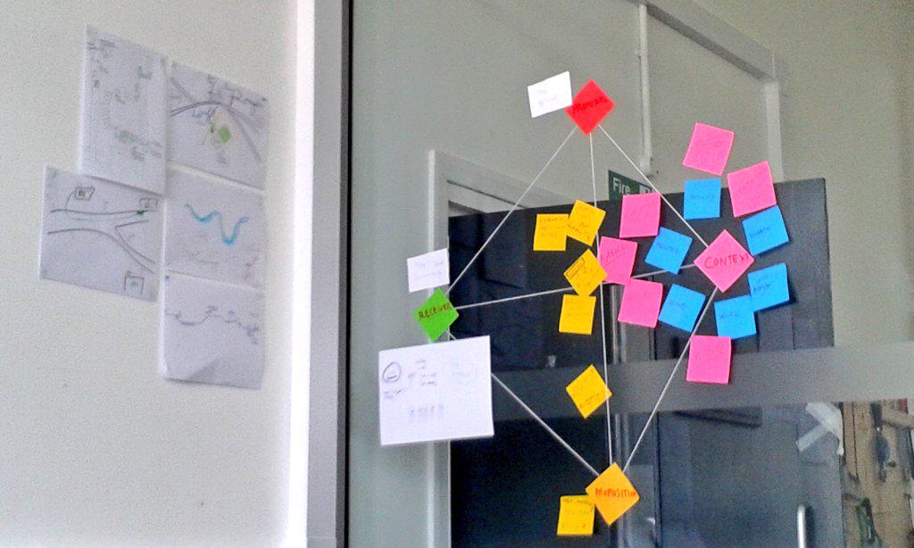 fdz_alicia's tweet photo. Totally inspiring workshop about #metadesign by #designfutures in the @madegold15 @designdotgold http://t.co/CwPAcXmDNn