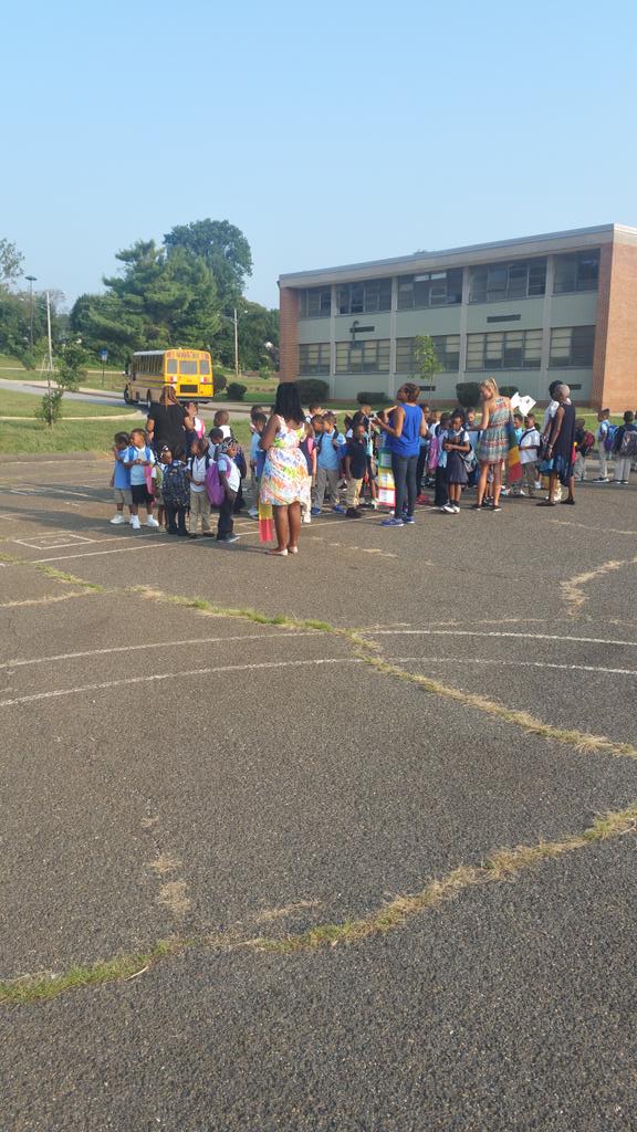 FabFrederick260's tweet photo. A new school facility and a new transportation process! "Team Work Makes the Dream Work" "The Frederick Way" http://t.co/bzwS4ce0wL