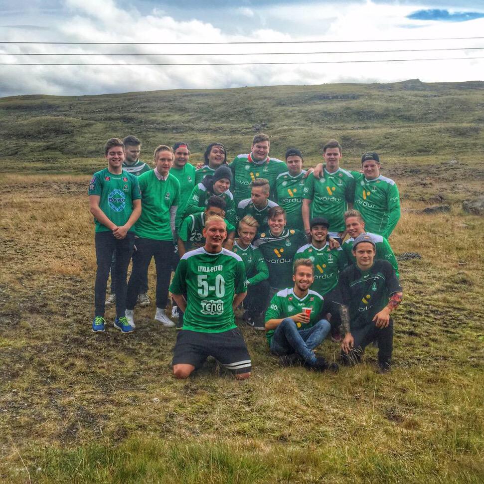 HilmarJokull's tweet photo. Blikar á leið á Akureyri!
#Blikarkoma #Titilinnheim #blix #fotboltinet http://t.co/6CLhBjl1yV