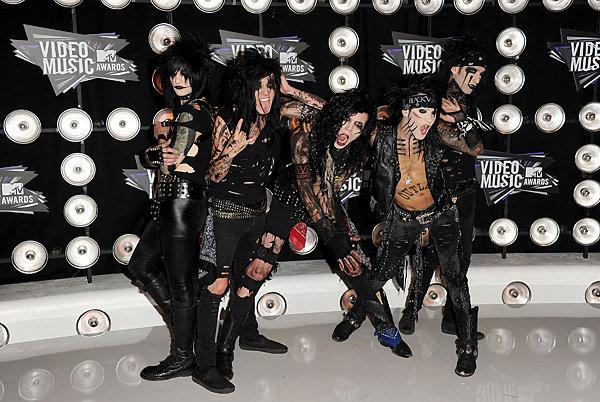 BeerAndBats's tweet photo. 2011. The last time that the MTV VMA's were worth watching. ;) http://t.co/l9CuJf07MB