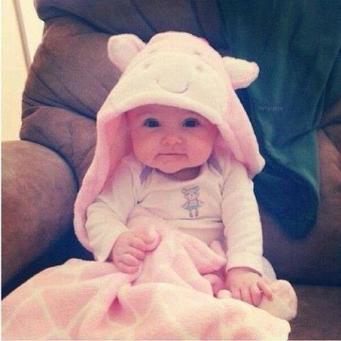 NoeGutierrez03's tweet photo. Y parece que fue ayer.. Con tan sólo un añito mi niña ❤ Te quiero mas a mi vida 💞👧 #recuerdos #Sara http://t.co/vk3kr4nQHc