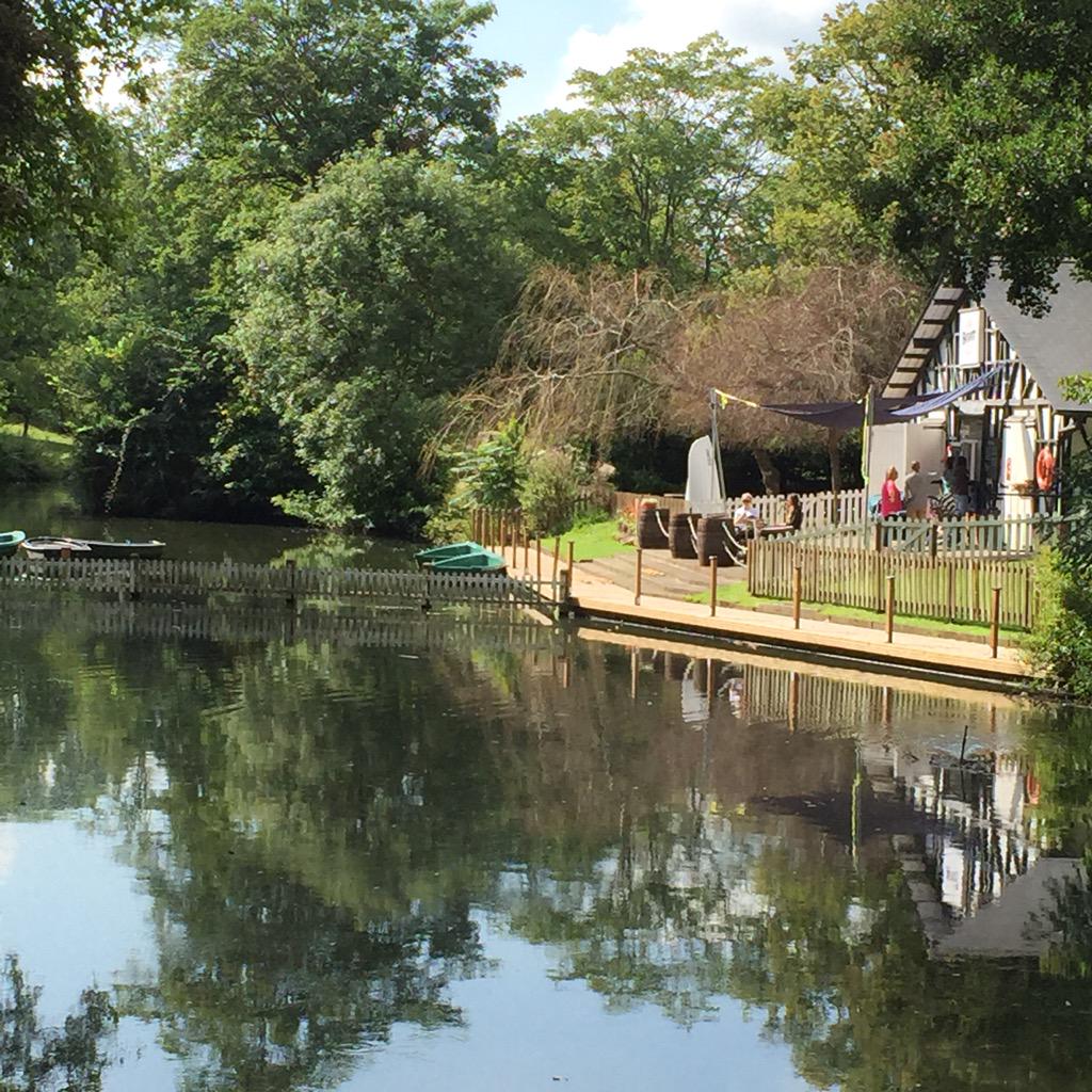 Another beautiful day at one of Cheltenham's little secrets! @tetburyroyaloak <a href="/soglos/">SoGlos - Gloucestershire's leading media brand</a> <a href="/glosinfo/">www.glos.info - Gloucestershire</a> <a href="/HeartGlos/">Heart Gloucestershire</a>