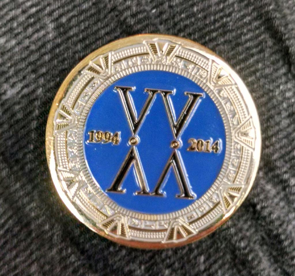 PlayItGrand's tweet photo. I am finally the proud owner of an SGMT Challenge Coin! #Stargate #TriviaGuru #DragonCon http://t.co/Q25c5nif7f