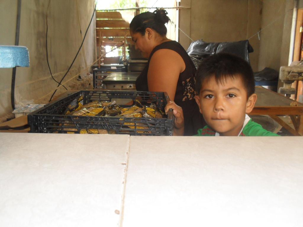 BACAMPECHE1's tweet photo. Gran inicio de semana, seguimos trabajando para llegar a más comunidades de Campeche. http://t.co/evfQWogjMl