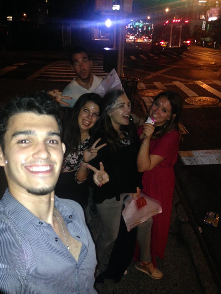 MartaGGCA's tweet photo. Te pase lo que te pase, si te pasa en Nueva York tiene mucho mas flow #BestN 🚖🏨🎉 http://t.co/cqlR6Y7U5d