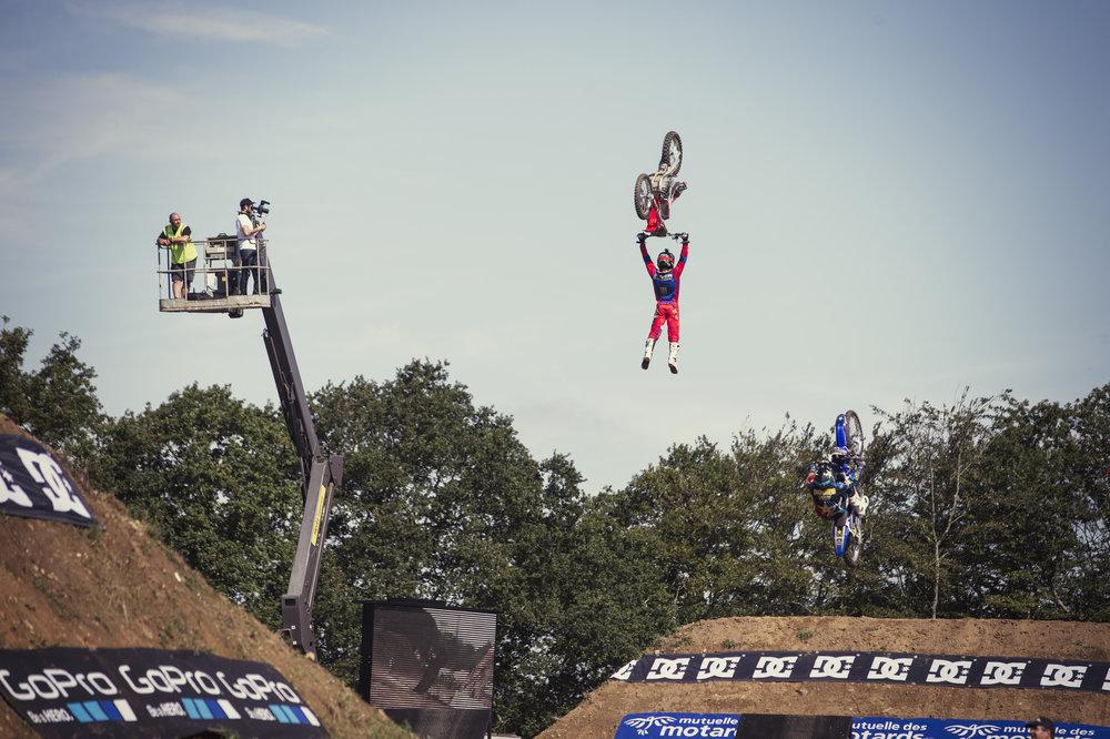 meltyXtrem's tweet photo. .@FinistairShow : #Vidéo best of de l'event #FMX, #BMX, #stunt http://t.co/zyL0zBqjNb @TomPagesFMX @YannickGranieri http://t.co/Ts0JXr1mF8