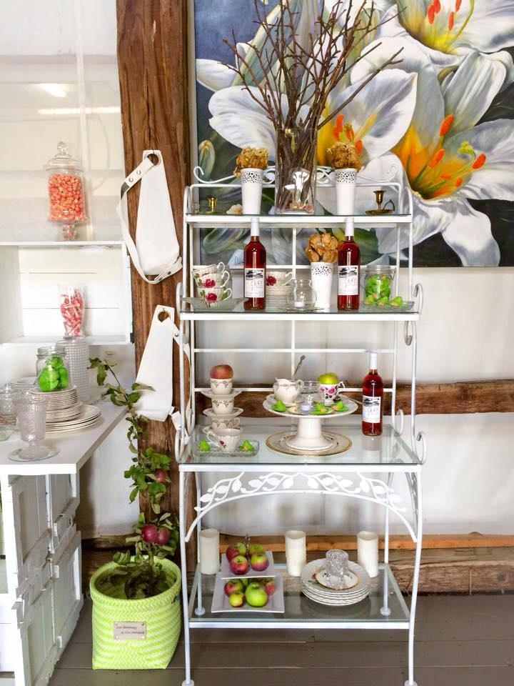 au_jardin's tweet photo. Venez faire une dégustation. Venez voir notre terrasse belvédère pour vos évènements!! #vue exceptionnelle http://t.co/oe00YCcdYZ