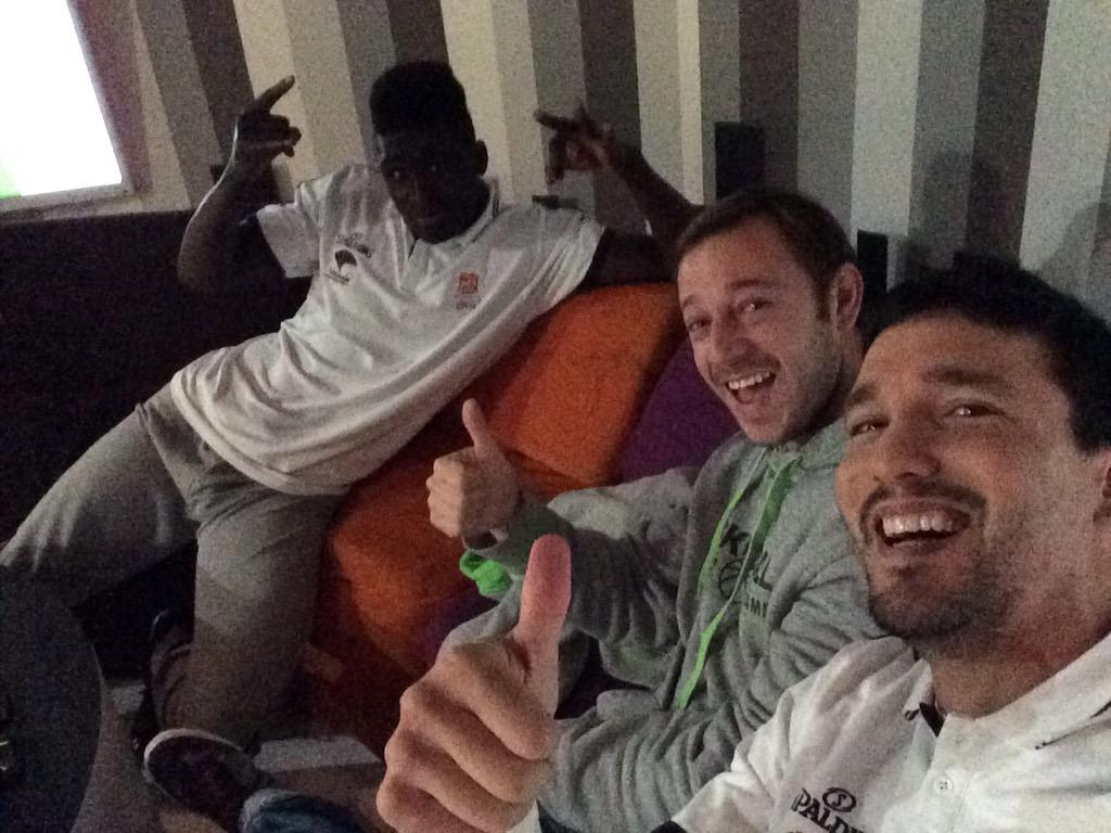 Yiyitodelrio's tweet photo. Ahora sí... ¡OFICIAL! También seré del @cdbsevilla. ¡Vamos hermano @23ASanchez! #NosvamosPaSevilla http://t.co/PFNtyCqP81