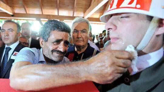 SadiqFan's tweet image. Türkiyede şehid olan qardaşlarimiza Allahdan rehmet ailelerine sebr dileyirem. Allah qorusun sizi #teroerelanetolsun