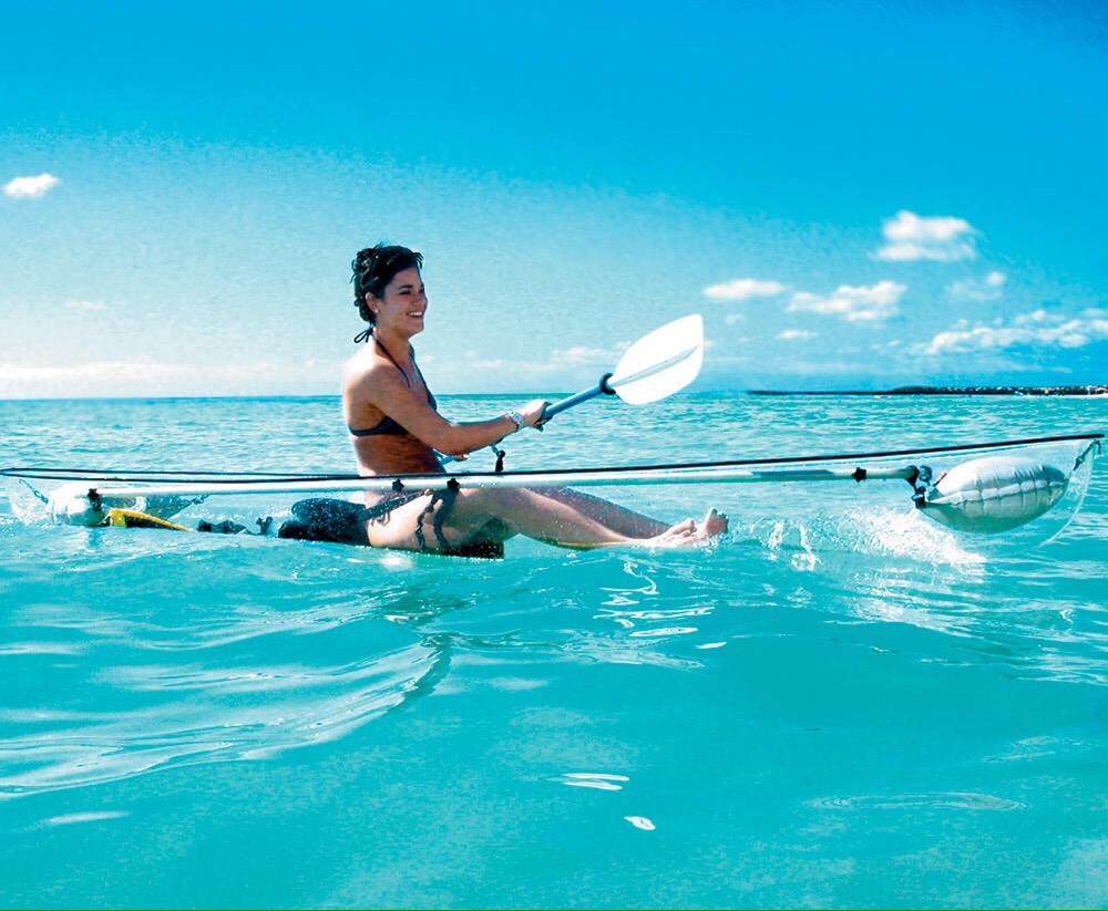 CompellingPics's tweet photo. Transparent kayaks to see the water underneath 😳 http://t.co/tKwyIJD1El