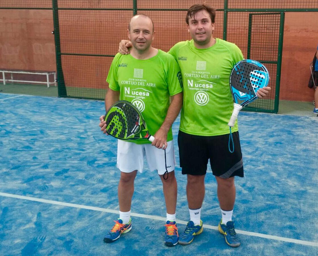 Enorme los chicos de la escuela del club!Campeones en Churriana en las categorías tercera masculina y femenina.mucho!