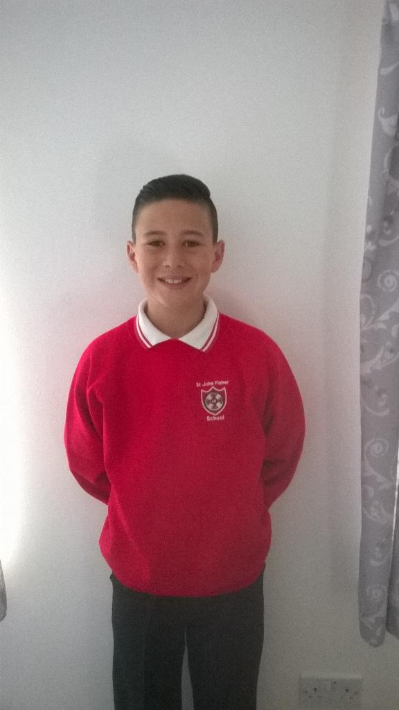 KellyON1977's tweet photo. My big boy the start of yr 6 💗 xx http://t.co/IEeq0tNxEH