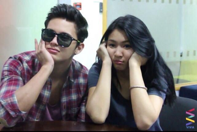 redbbyuvelvet's tweet image. Me right now :
 Waiting for the announcenent XD #OTWOLImHere