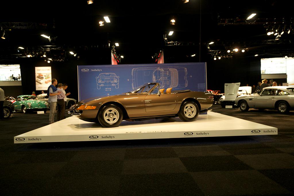 rmsothebys's tweet photo. Countdown to #rmlondon is underway with sale kicking off at 6pm BST! Full details: http://t.co/64TmjtFcOp http://t.co/xgJoHjKnW2