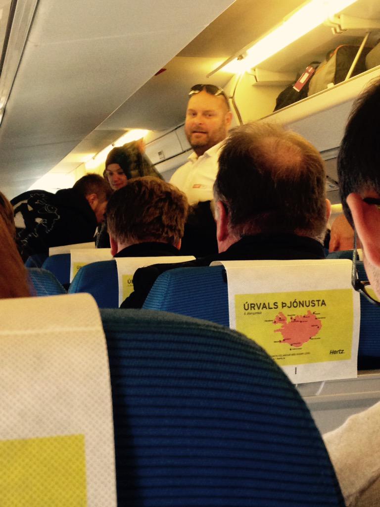 King Dolli á leið til Ak og drekkur Malt ì dòs. #fotboltinet