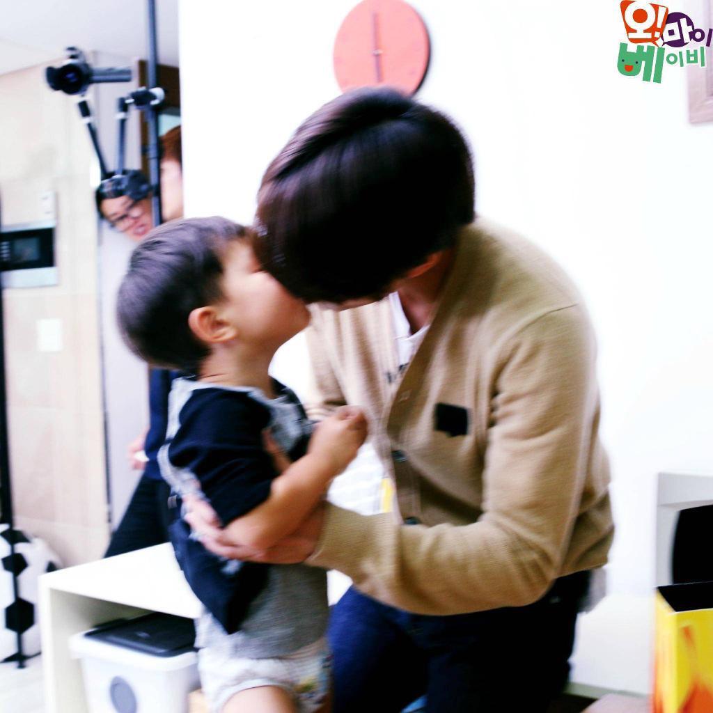 EXOL_INA's tweet photo. [OFFICIAL UPDATE] '150907' SBS - Oh My Baby ~ KAI and TaeOh 💕💕 http://t.co/9bTyZ83Zgm