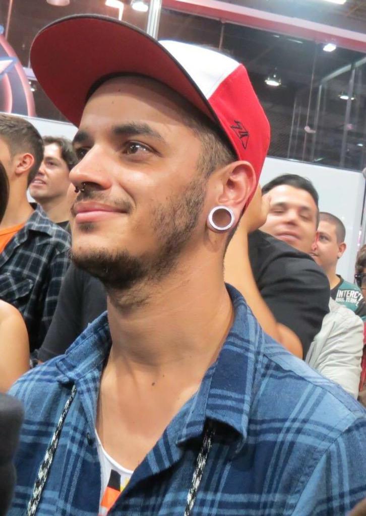 AgainstLions's tweet photo. MUDANÇA NO TIME! Alan agora fica só nos vocais e o @bruno_sorvete é o nosso novo guitarrista! Seja bem-vindo. http://t.co/3eml1oomTx