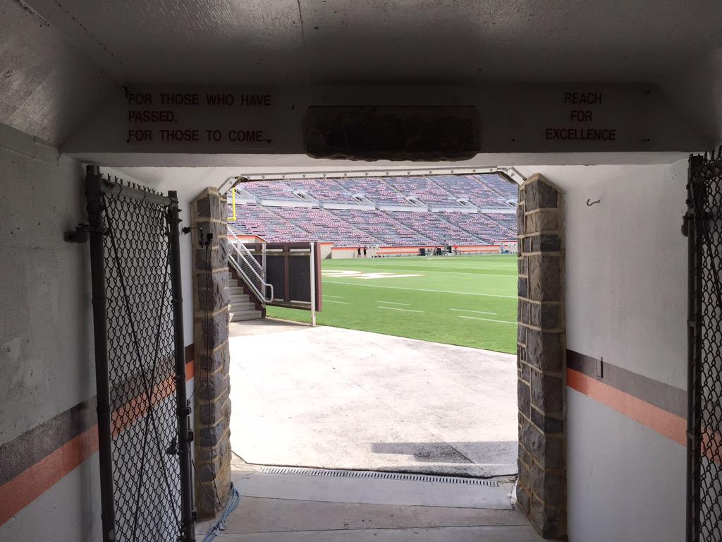 MartySmithESPN's tweet image. Went for a stroll. 
#VTvsOSU