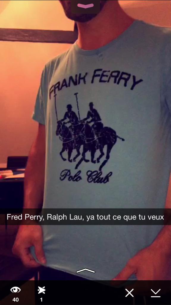 Jneef10's tweet photo. @fredperry @RalphLauren, vous en pensez quoi de ce t-shirt ?😂😂 ça devrait être interdit en 2015 #MerciMicka http://t.co/BvY5cKtGDH