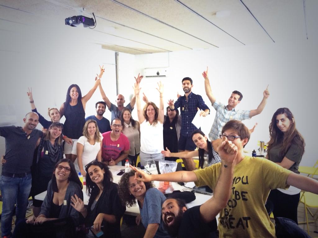 flanlog's tweet photo. 22:00 #FAVFOOD  @ciclo_io   @MOB_BCN #MOBPOST #hackathon http://t.co/pMWulvJ7mv
