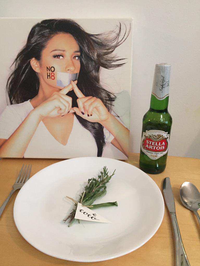 shaymitchnyc's tweet photo. @StellaArtois #HowIHost #Contest tip: guests are usually hungry when they arrive so I ALWAYS have yummy snacks ready http://t.co/p6XOtZEpsu