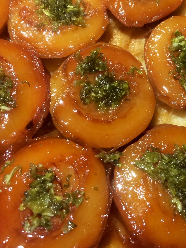 ArpegeLive's tweet photo. Tatin de pêches au géranium...!!! http://t.co/ADep7948wZ