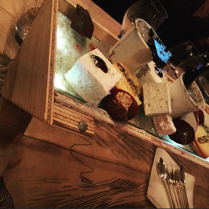 food24's tweet image. Insane street food starters and dessert presentation tonight from  @EatDesignSA at #AmexDiningAwards