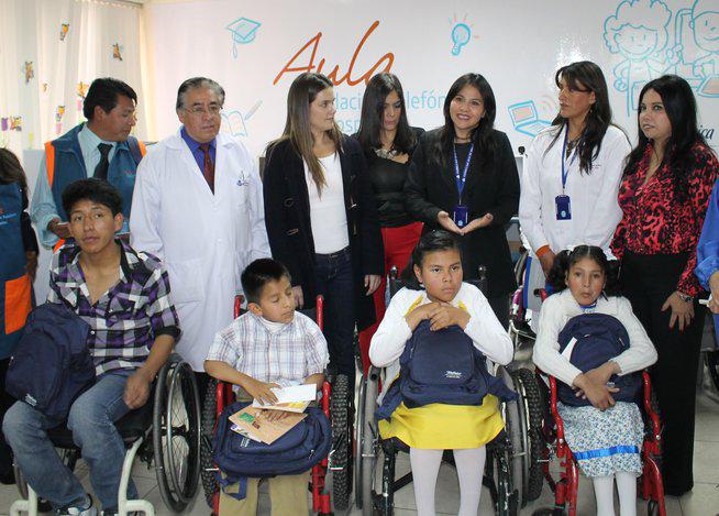 uterope's tweet photo. niños de @FeyAlegriaPeru en el Cusco recibieron la visita @kulyPeru y @danielasarfati 
http://t.co/mY8AVyyoPS http://t.co/CVpws2QQHB