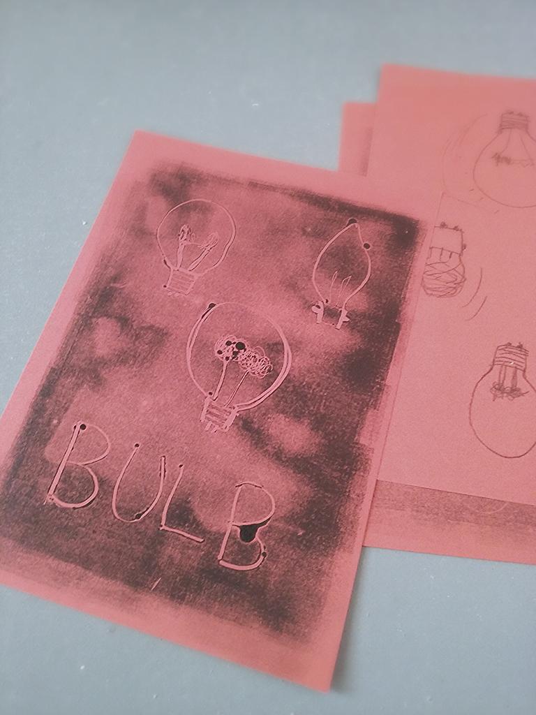 GrundyBlackpool's tweet photo. Fantastic illuminations themed monoprinting tonight at #DrawingWorks @abingdonstudios http://t.co/eBu9rJnHbZ