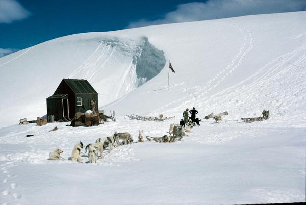 mixdevil66's tweet photo. Across the #Arctic Ocean. #WallyHerbert was one of the great #polar #explorers - in pics http://t.co/FM4QmpEIM0 http://t.co/1gCwx1zebg