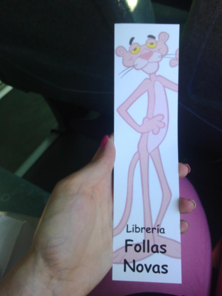 tempe_brennan's tweet photo. I bought #flashandbones by @KathyReichs because I'm finishing #speakinginbones
And I chose Pink panther book marker. http://t.co/wAeOmdGFMl