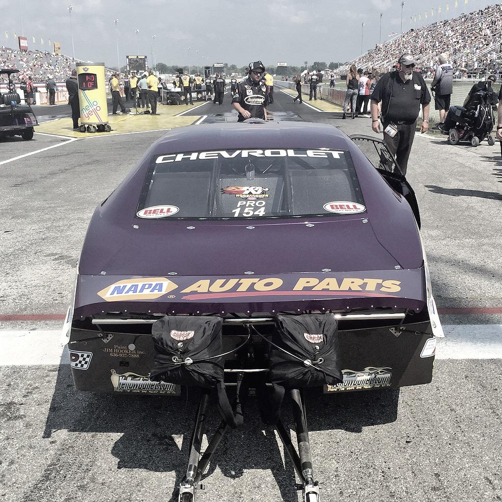 KBTitanNHRA's tweet photo. R1: #WinLight for @vincent154 when @JonathanGrayPS goes red by .001! Vincent goes 6.630, 209.59 #ChevroletPerfUSNats http://t.co/bmEkgR5S8P