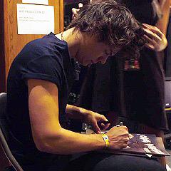 I know theses are annoying. Please RT for me and maybe you'll get a Netflix and Chill.